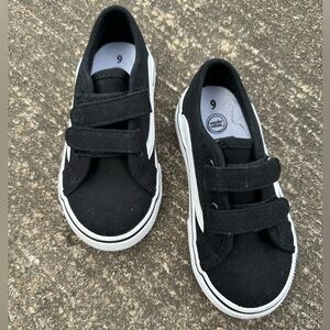 Kids Black Sneakers with Velcro Straps Toddler Size 9 (AA)